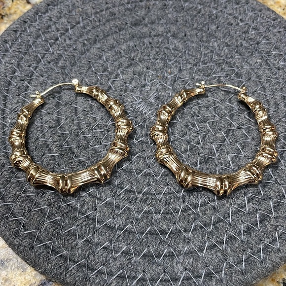 Urban Outfitters Gold Oversized Bamboo Hoops - Picture 4 of 8